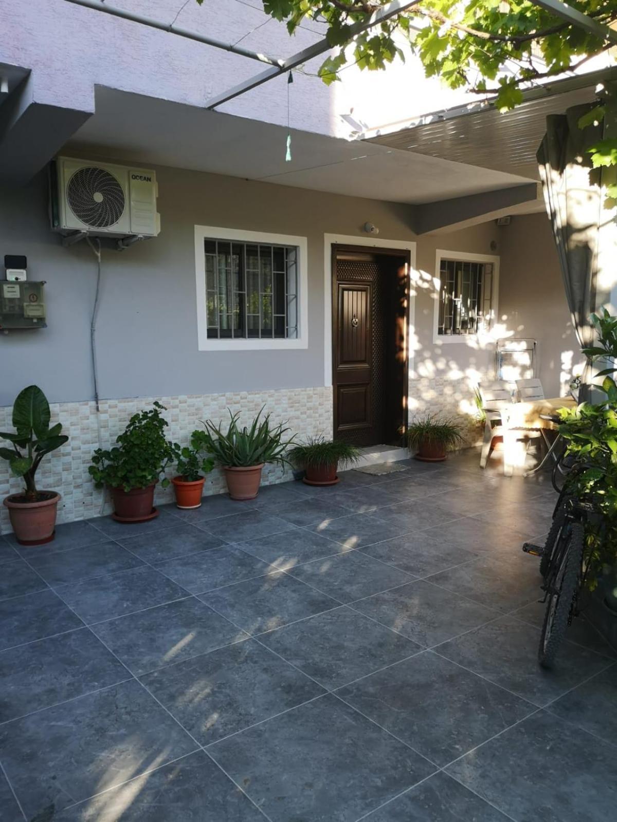 Guest House Emi Berat Exterior photo